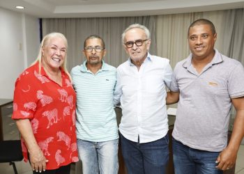 Cícero Lucena recebe apoio de lideranças do Conde e Pitimbu para o Governo do Estado