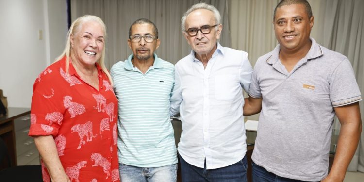 Cícero Lucena recebe apoio de lideranças do Conde e Pitimbu para o Governo do Estado