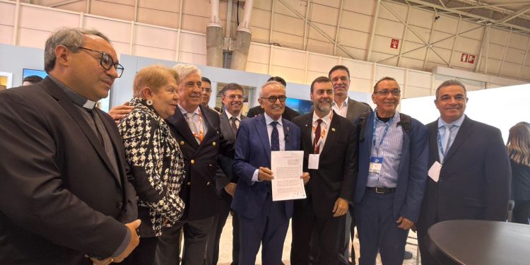 Cícero Lucena firma protocolo em Portugal para instalação de hotel Vila Galé no Centro Histórico