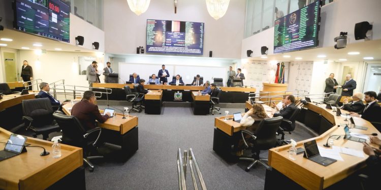 ALPB retoma atividades nesta terça-feira com apreciação a veto de João das emendas; CMJP retorna na quinta