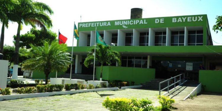 Prefeitura de Bayeux articula captação de recursos federais para projetos ambientais em reunião na FAMUP