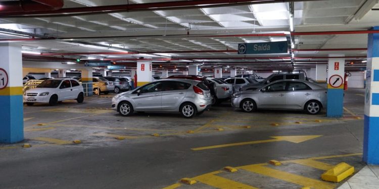 Projeto na Câmara de João Pessoa propõe estacionamento gratuito em shoppings