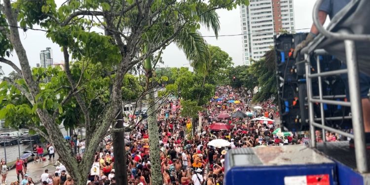 Campina Grande mantém clima de folia com bloquinhos no Carnaval 2026