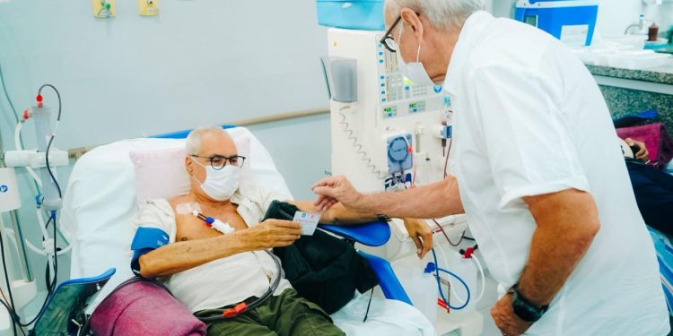 Centro de Nefrologia cria documento de identificação para garantir prioridade a pacientes