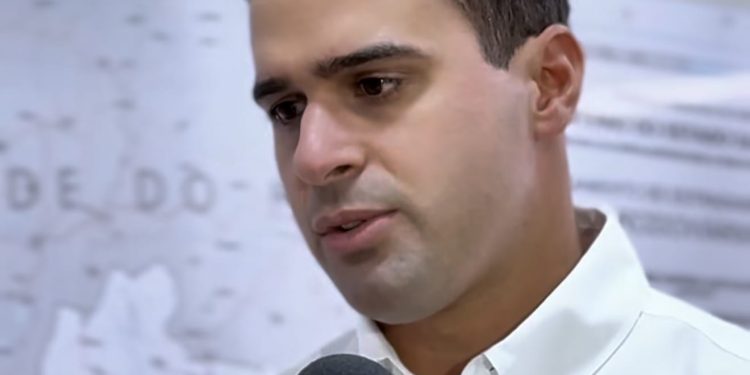 Sem John,  Lucas vai ficando cada vez mais só em Campina