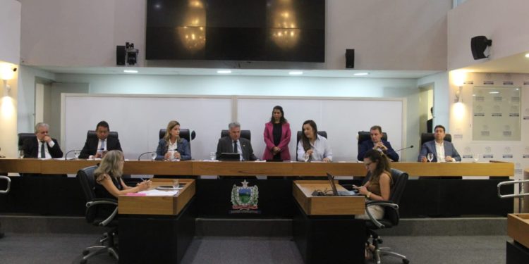 CCJ da ALPB aprova nomes de Deusdete Queiroga e Taciano Diniz para vagas no TCE-PB