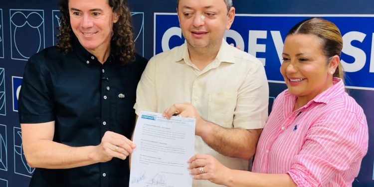 Tacyana Leitão assina Ordem de Serviço de quase R$ 2 milhões para pavimentação em Bayeux