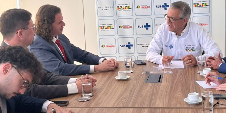 Ministro da Saúde Alexandre Padilha elogia postura de Veneziano na condução do Orçamento da Saúde para o Brasil em 2026