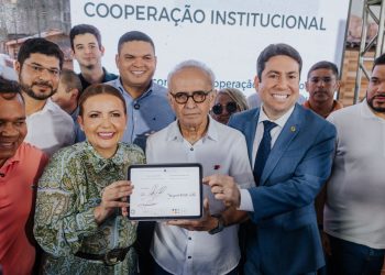 Tacyana e Cícero assinam convênio para reforma da histórica Ponte do Baralho, em Bayeux