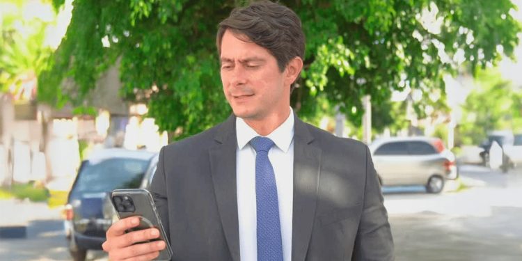 JOGO SUJO: Procurador de Cabedelo ligado a Vitor Hugo e cunhado do prefeito Neto é flagrado espalhando fake news contra Walber Virgolino