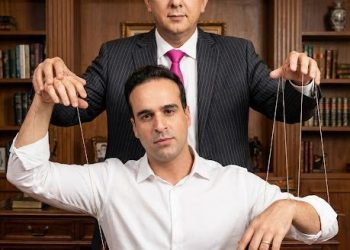 Avatar de Aguinaldo, Lucas é a criatura e o tio o criador