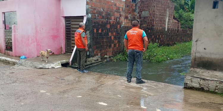 Defesa Civil de Bayeux entra em alerta após chuvas e intensifica monitoramento em áreas de risco