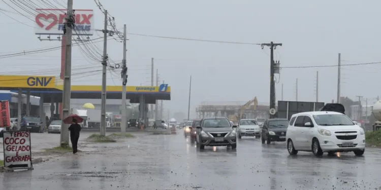 Inmet emite alerta de chuvas intensas para João Pessoa e mais 174 municípios da Paraíba