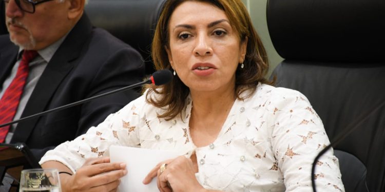 Presidente nacional do PT cancela visita à Paraíba após Lula convocar reunião com Cida Ramos