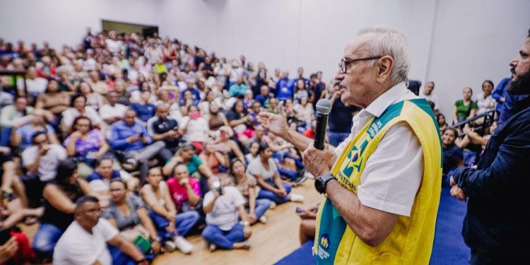 Cícero anuncia reajuste de 100% na VPI para agentes comunitários de saúde e de combate às endemias