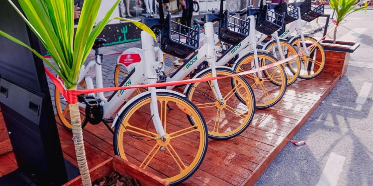 Cícero Lucena apresenta bicicletas elétricas e coloca João Pessoa como pioneira no Nordeste