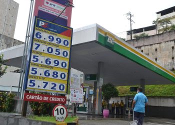 Presidente do Sindipetro-PB diz que alta dos combustíveis vem das distribuidoras, não dos postos