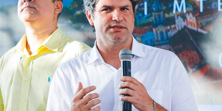 Leo Bezerra defende que vice em eventual chapa de Cícero Lucena ao Governo saia de Campina Grande