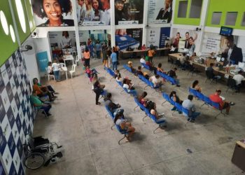 Sine-CG oferta 169 vagas de emprego; operador de processo de produção concentra maioria