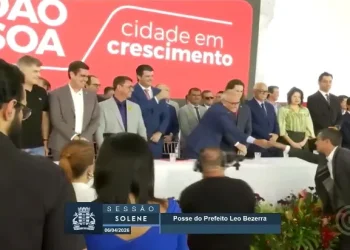 Diogo Cunha Lima surge ao lado de Cícero em posse de Leo e reforça especulações sobre vice