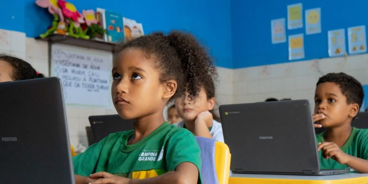 Campina registra salto de 44% na alfabetização em apenas um ano, superando 20 capitais brasileiras