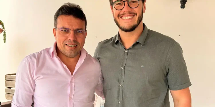 Vereador do PSB adere à base aliada do prefeito Bruno Cunha Lima, em Campina