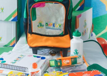 Prefeita Tacyana Leitão inicia entrega de kits escolares para quase 8 mil alunos de Bayeux