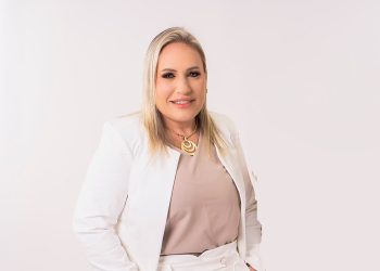 Prefeita Karla nomeia Alexandra Lima para secretaria de Administração de Conde