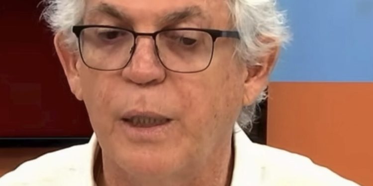 Vídeo: Ricardo Coutinho tece elogios a Veneziano e diz que senador tem posições claras em prol de Lula na Paraíba é no Brasil