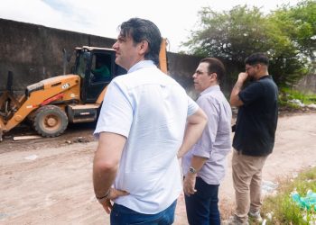Vídeo: Prefeito Leo Bezerra intensifica fiscalização e pede apoio da população no descarte de resíduos e disponibiliza canal de atendimento