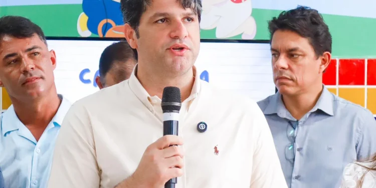 Leo expõe crise interna no PSB e diz que descobriu por intimação que ainda era presidente municipal