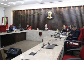 TCE impõe a ex-prefeito débito superior a R$ 416 mil por gastos excessivos com combustível