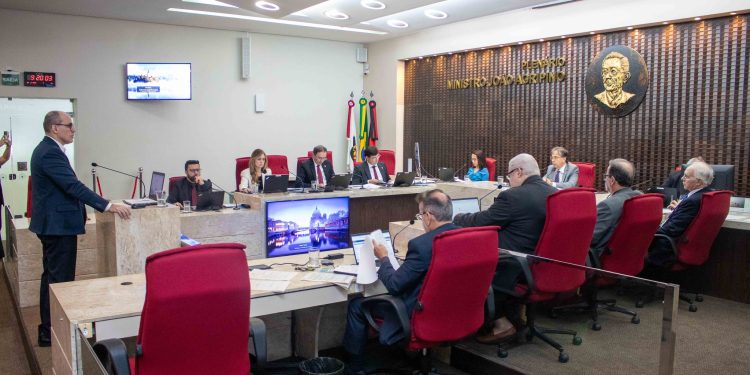 Auditoria do TCE-PB aponta excesso de contratações temporárias e falhas em terceirizações