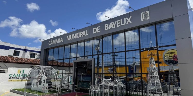 Câmara de Bayeux derruba títulos de cidadania para Aguinaldo Ribeiro e João Azevêdo por unanimidade