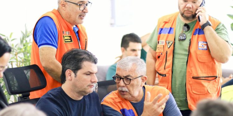 Leo Bezerra determina ações preventivas de força-tarefa e no auxilio aos atingidos pelas chuvas
