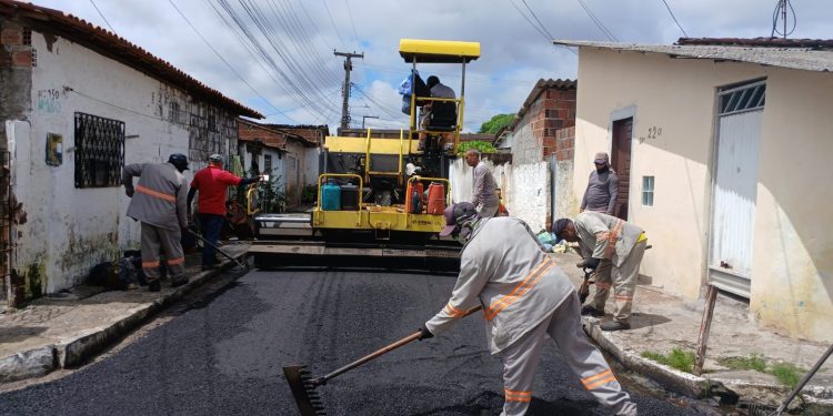 Cuida + Asfalto: Prefeitura de Bayeux leva pavimentação a mais de 15 ruas do Mário Andreazza