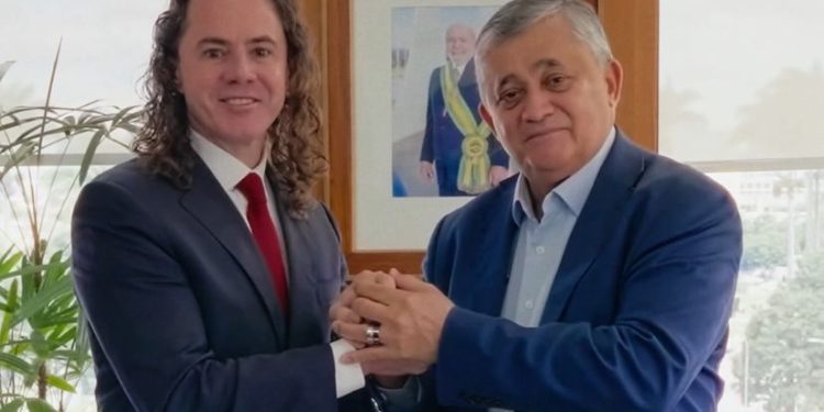 Veneziano discute com o Ministro Jose Guimarães estratégias para a rápida aprovação da escala 5×2 no Senado