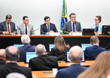 Comissão Especial da Câmara deve votar PEC da Escala 6×1 nesta quarta-feira