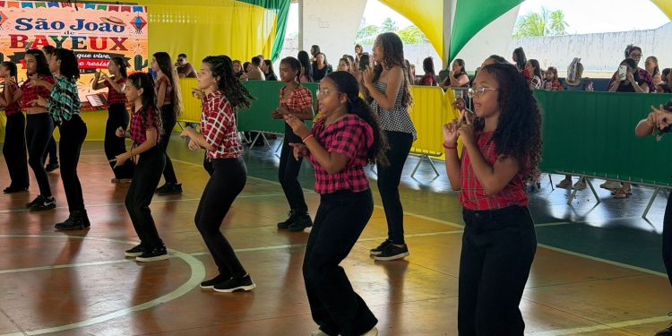 Escola municipal de Bayeux promove apresentação de quadrilha junina em Libras e fortalece inclusão cultural