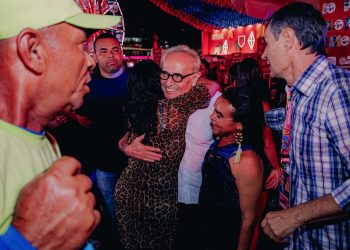Cícero participa do São João de Campina Grande e defende que festa vire política de Estado