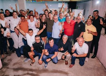 Em Cacimbas, Cícero Lucena amplia base e se compromete com conclusão de obras abandonadas pelo Estado na PB-246