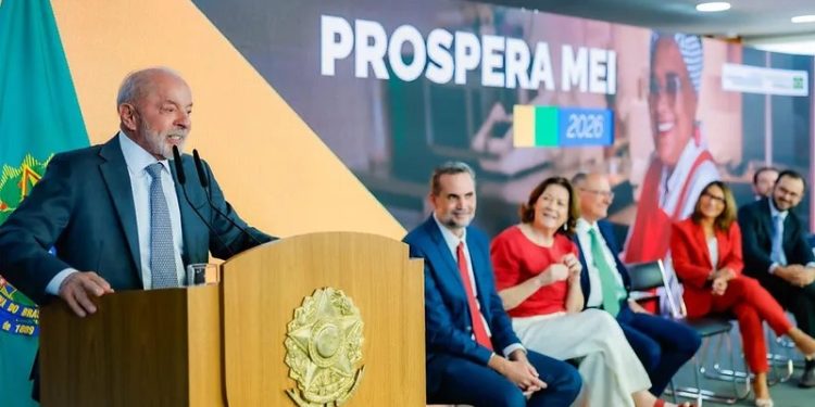 Lula anuncia pacote para MEIs com perdão de dívidas, crédito e aumento do teto de faturamento para R$ 140 mil