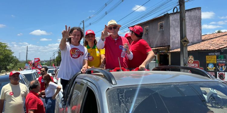 Veneziano e Ricardo Coutinho comandam carreata de Lula pelas ruas de Campina Grande